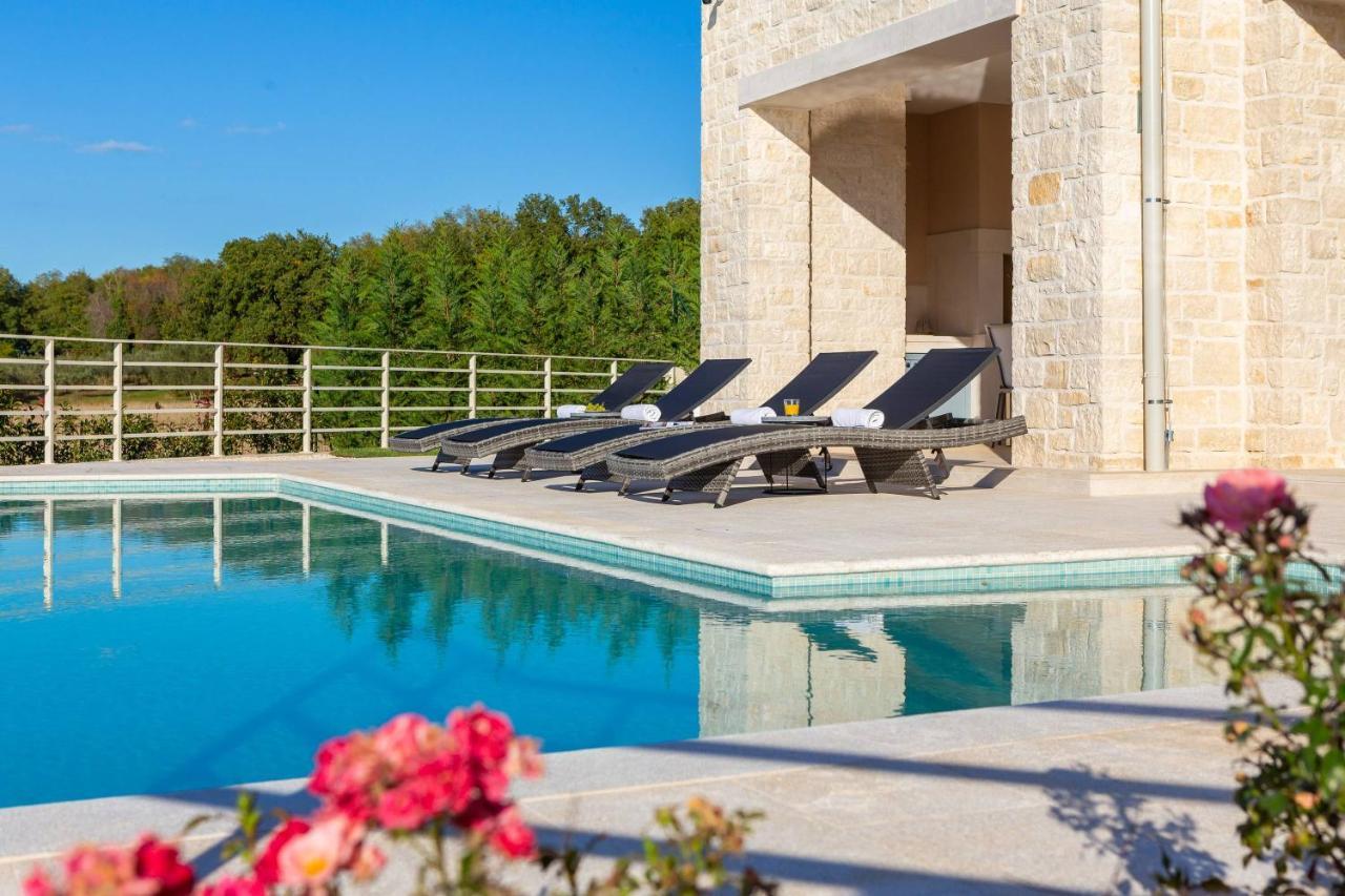 Villa Blanche By Ilc Brtonigla Exterior photo